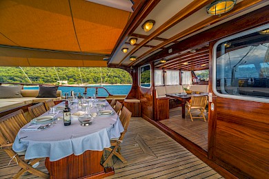 Yacht Angelica dining table