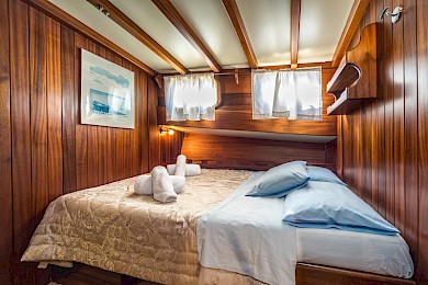 Yacht Angelica cabin