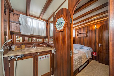 Yacht Angelica cabin