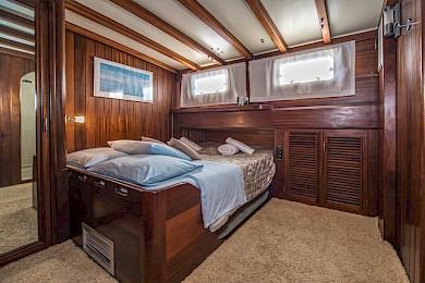 Yacht Angelica cabin