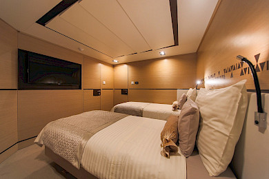 Yacht Omnia cabin