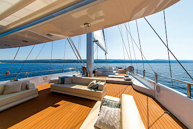 Yacht Omnia deck