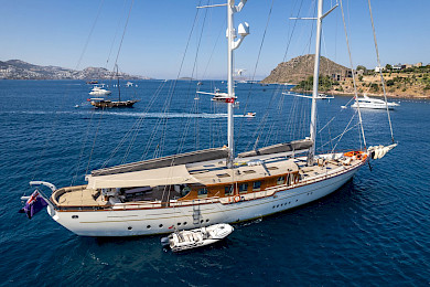 Yacht Zanziba aerial view