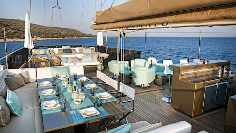 Yacht Mermaid dining area