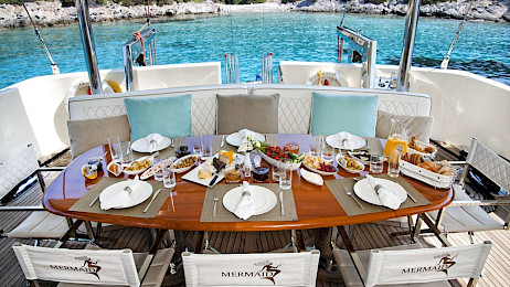 Yacht Mermaid dining table