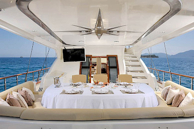 Yacht Alessandro dining area