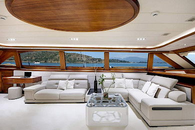 Yacht Alessandro saloon