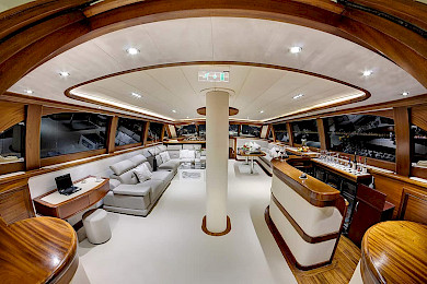 Yacht Alessandro saloon