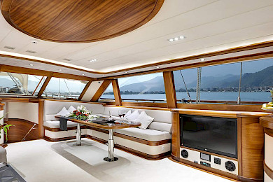 Yacht Alessandro saloon