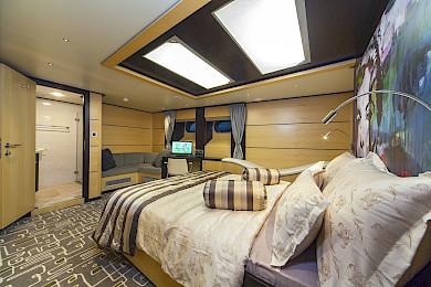 Yacht Navilux cabin