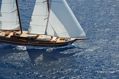 Yacht Cakiryildiz sailing