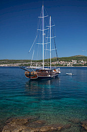 Yacht Stella Maris on anchor