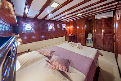 Yacht Stella Maris cabin