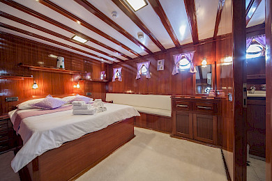 Yacht Stella Maris cabin