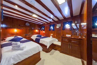 Yacht Stella Maris cabin