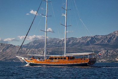 Yacht Stella Maris side profile