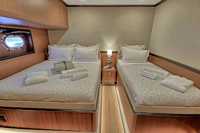 Yacht Queen of Salmakis cabin