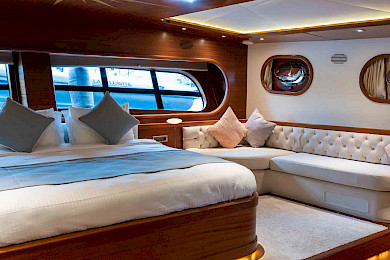 Yacht La Bella Vita cabin