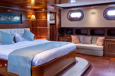 Yacht La Bella Vita cabin