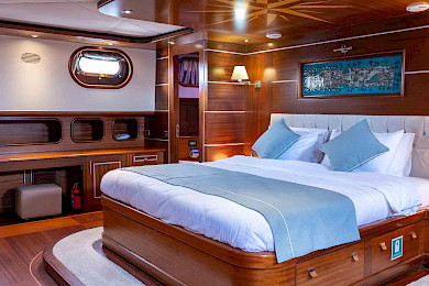 Yacht La Bella Vita cabin