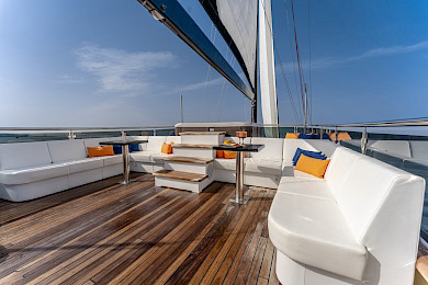 Yacht Santa Clara deck