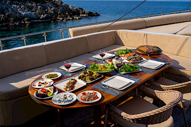 Yacht Admiral dining table