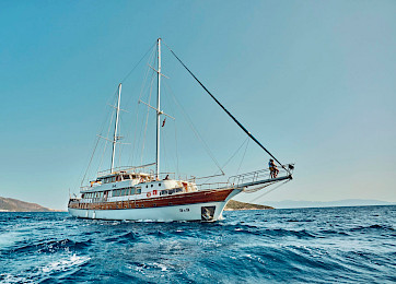 Yacht Boreas side view