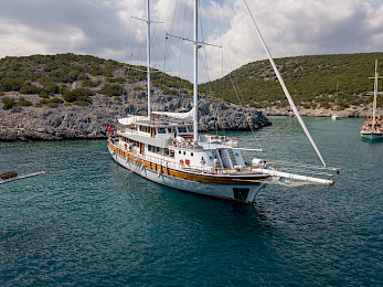 Yacht Boreas an anchor