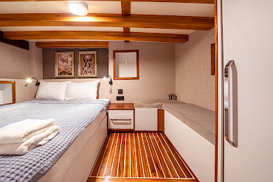 Yacht Boreas cabin