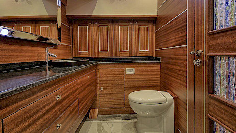 Yacht Dragon Fly cabin bathroom