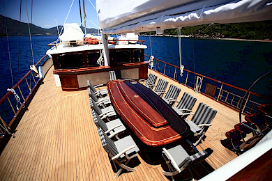 Yacht Nurten A deck