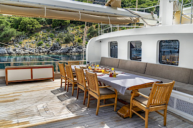 Yacht Tersane 8 dining tower