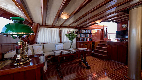 Yacht Erato saloon