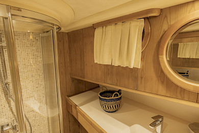 Yacht Aegean Schatz cabin bathroom