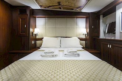 Yacht Virtuoso cabin