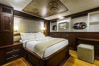 Yacht Virtuoso cabin