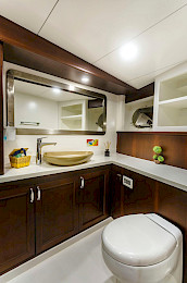 Yacht Virtuoso cabin bathroom