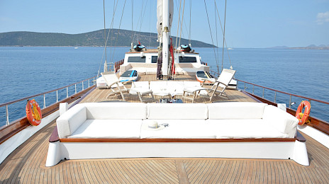 Yacht Papa Joe deck