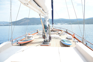 Yacht Papa Joe deck