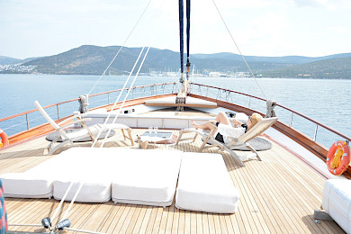 Yacht Papa Joe deck