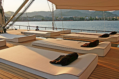 Yacht Getaway sunbeds