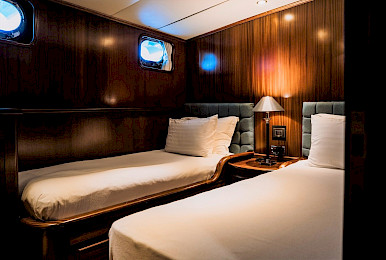 Yacht Capricorn 1 cabin