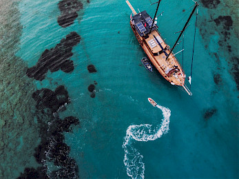 Yacht Capricorn 1 aerial view