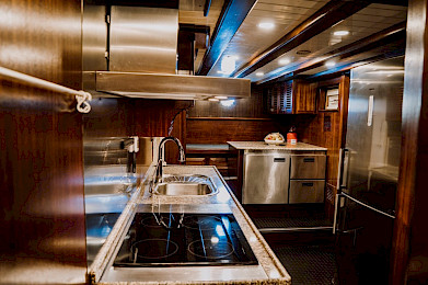 Yacht Capricorn 1 kitchen