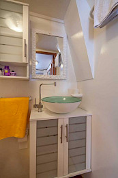 Yacht Romanca cabin bathroom