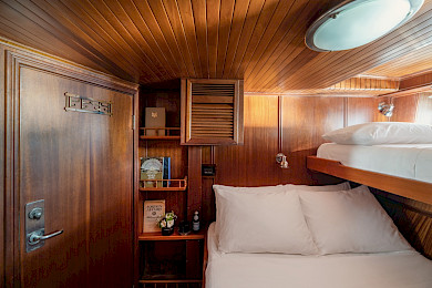 Yacht Lithi cabin