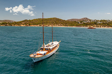 Yacht Lithi aerial view