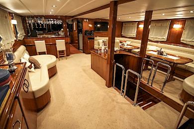 Yacht Aurum saloon