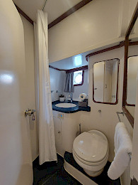 Yacht Anemos cabin bathroom