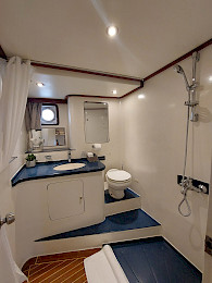 Yacht Anemos cabin bathroom